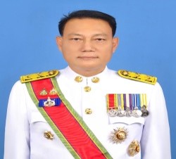 นายศักรินทร์  เสมหิรัญ